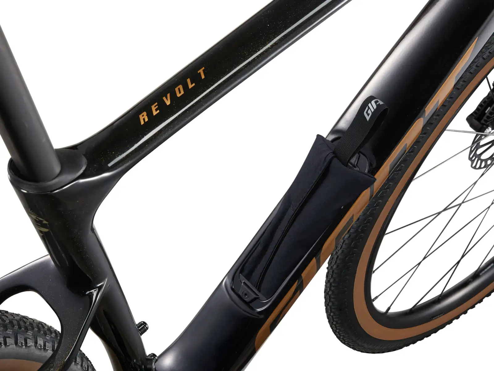 Giant Revolt Advanced 3 gravel rower Panther