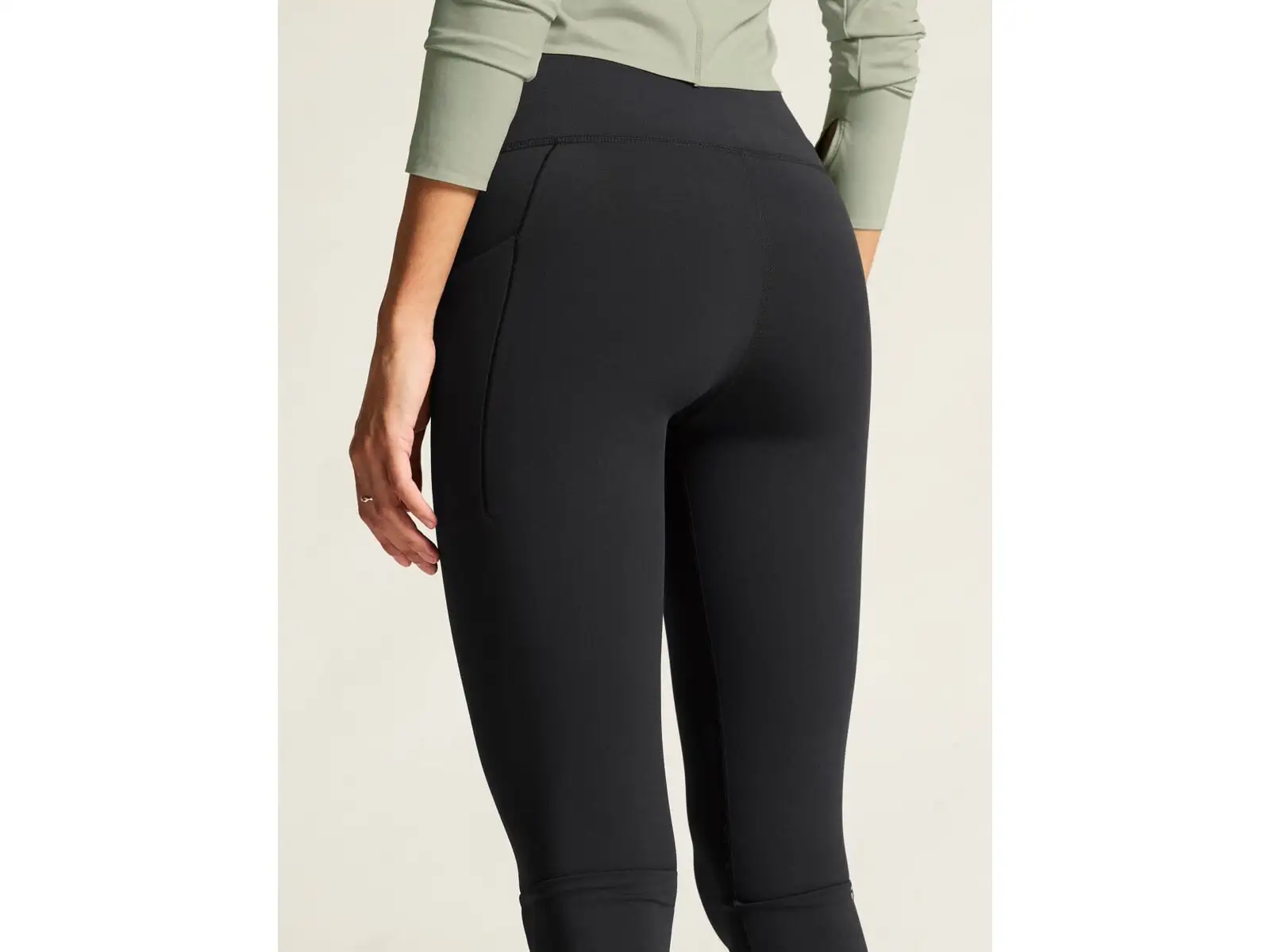 Craft Essence Capri damskie spodnie 3/4 czarna
