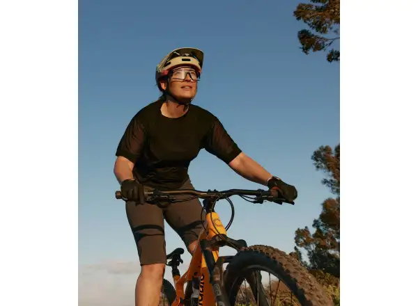 Cannondale Tract kask Starry Night Black