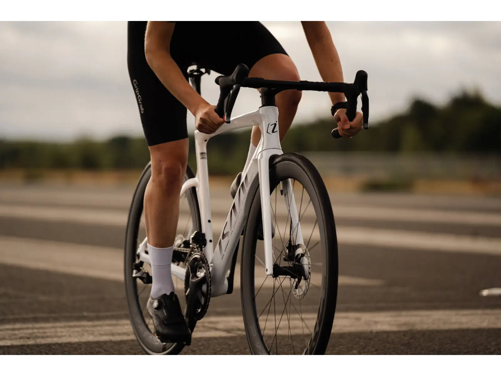 Isaac Meson Ultegra Di2 rower szosowy Mineral White