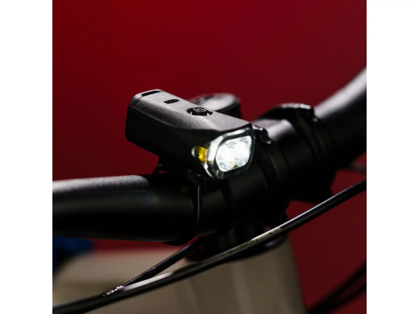 Lezyne KTV Drive 300+ przednia lampka