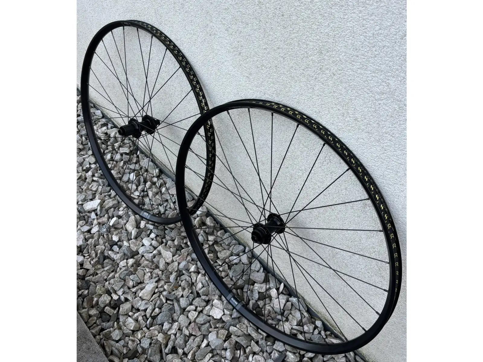 WTB ST i25/Formula zaplecione koła gravelowe bębenek Shimano HG11 - z roweru