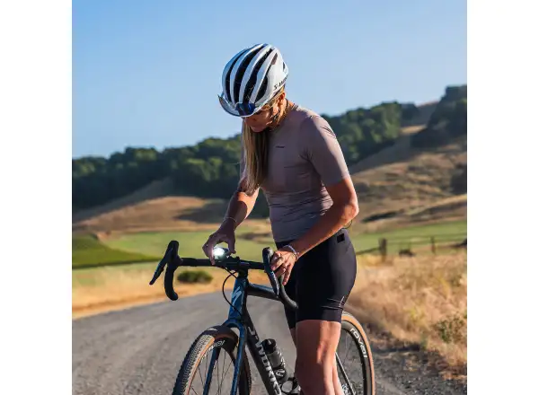 Lezyne React Drive Front przednie światło Matte Black