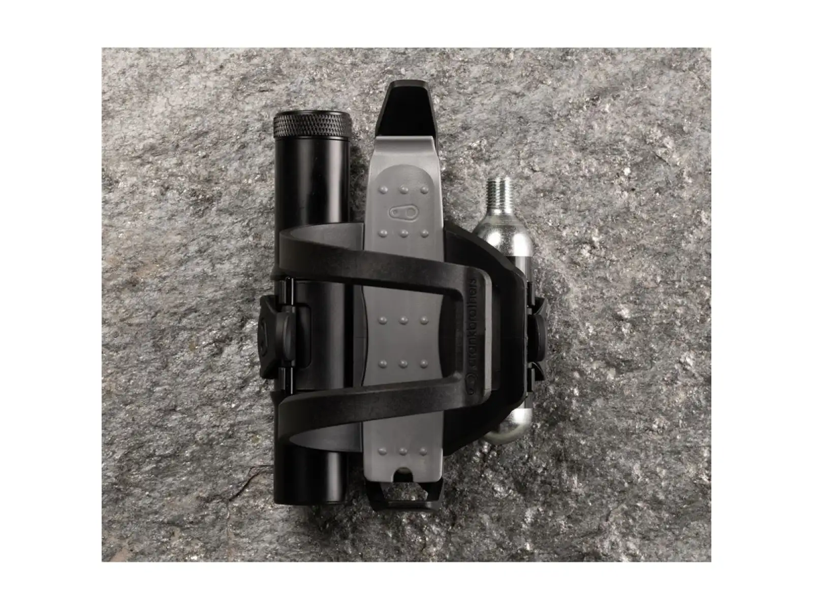 Crankbrothers S.O.S. BC18 koszyk na bidon i zestaw narzędzi black