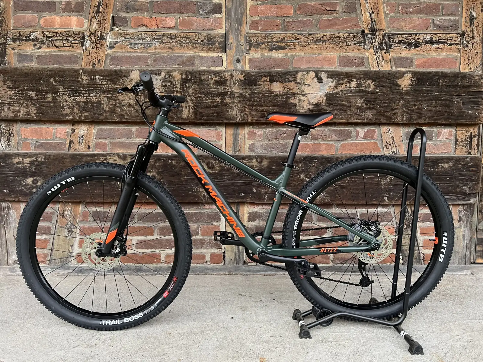 Rock Machine Blizz 27 HD rower dziecięcy Mat Khaki/Neon Orange/Black