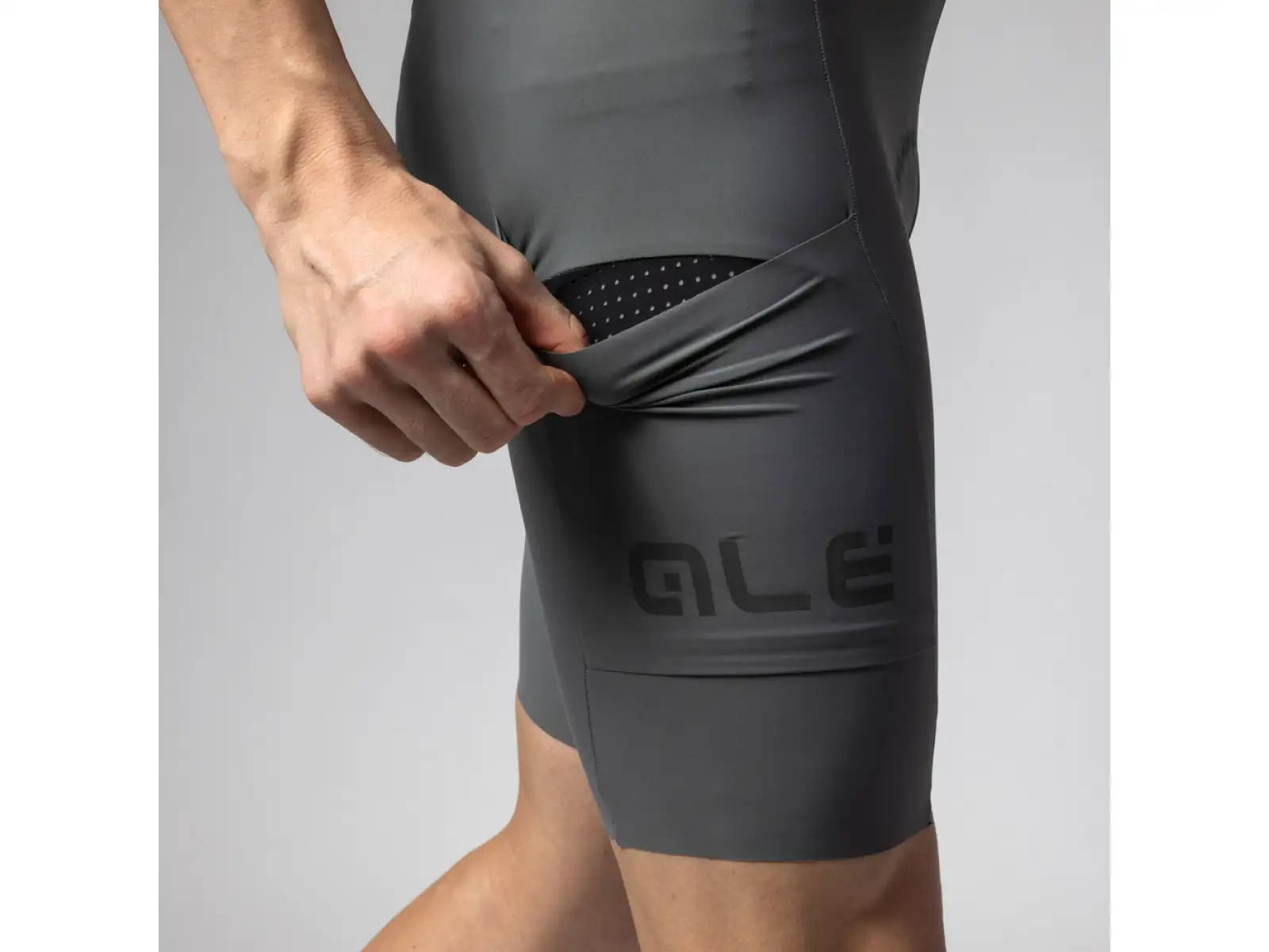 Alé Gravel Pro Off Road-Gravel męskie spodenki kolarskie Fango