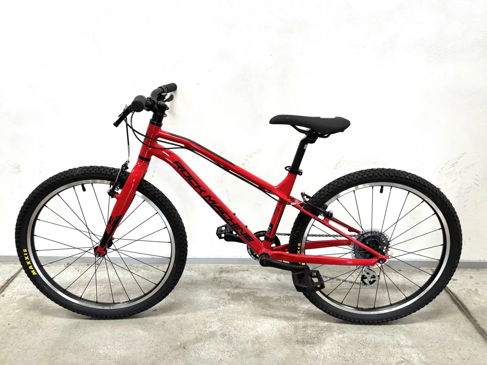 Rock Machine Thunder 24 rower dziecięcy Red/Black WZÓR