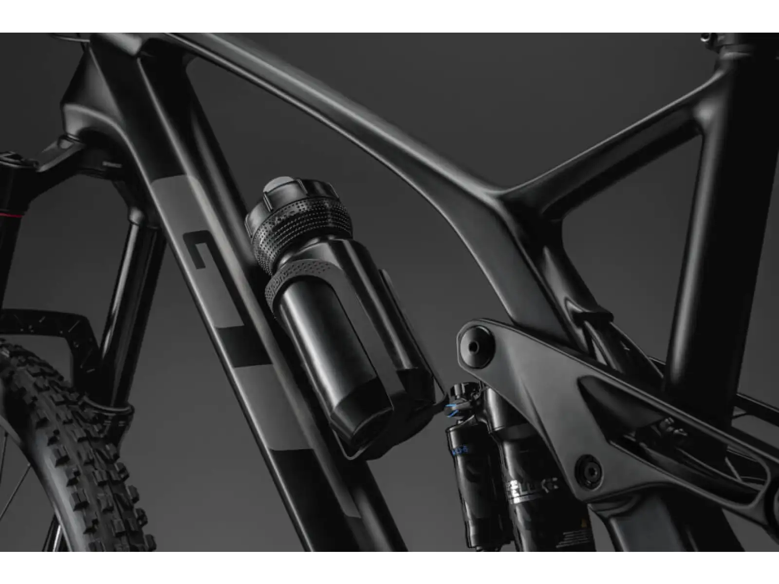 GT Force Carbon Pro DGR rower górski