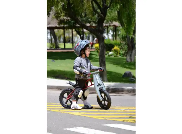 First Bike Street dziecięcy rowerek biegowy czerwona