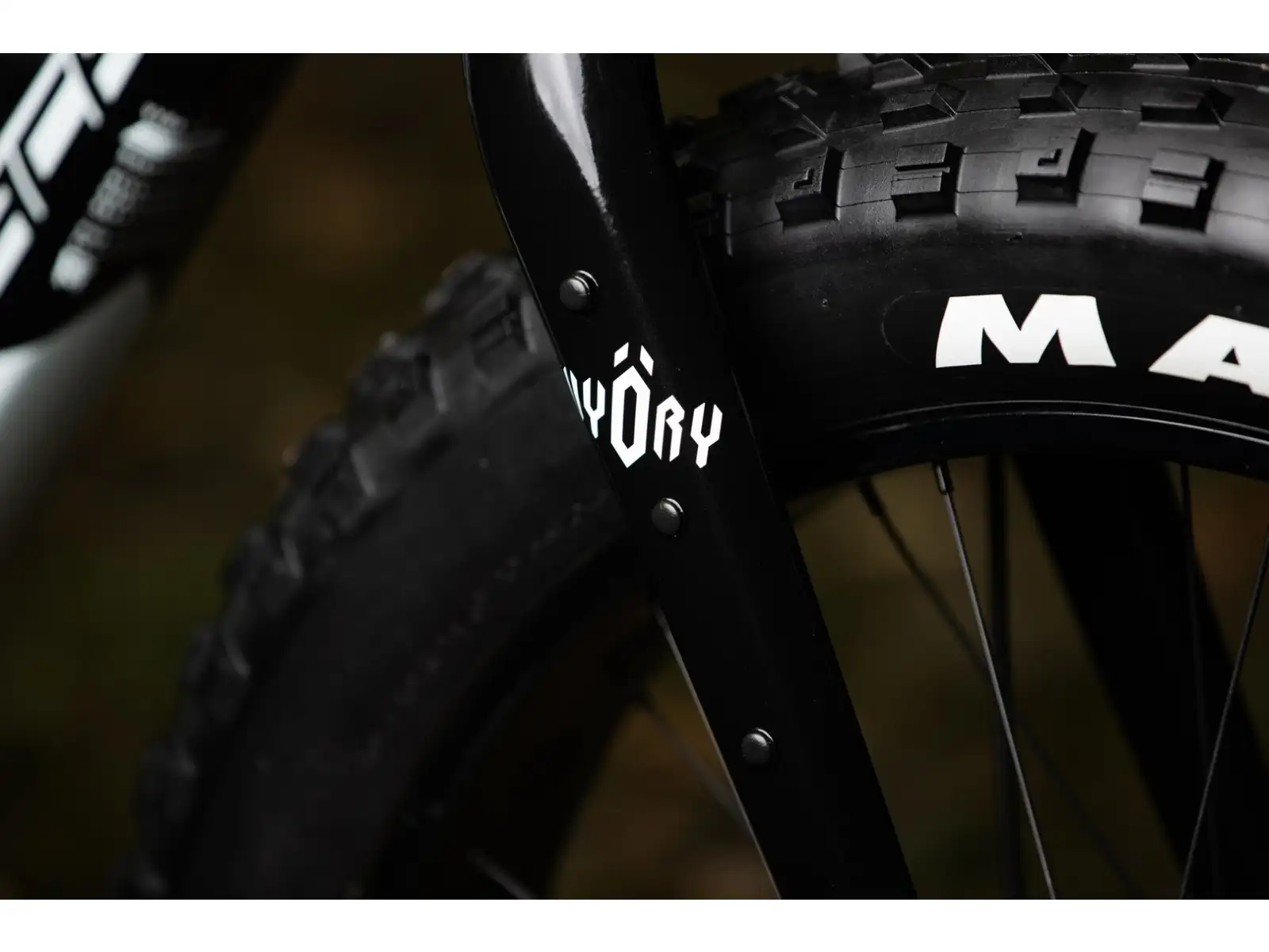 Rock Machine VYÖRY e50 S rower elektryczny typu fatbike Gloss White/Black WZÓR