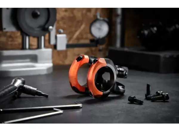 E-13 Plus 35 mostek 40 mm Black/Naranja