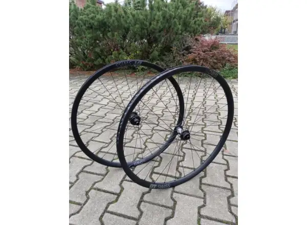 DT GRC LOG 25 Gravel Zaplecione koła