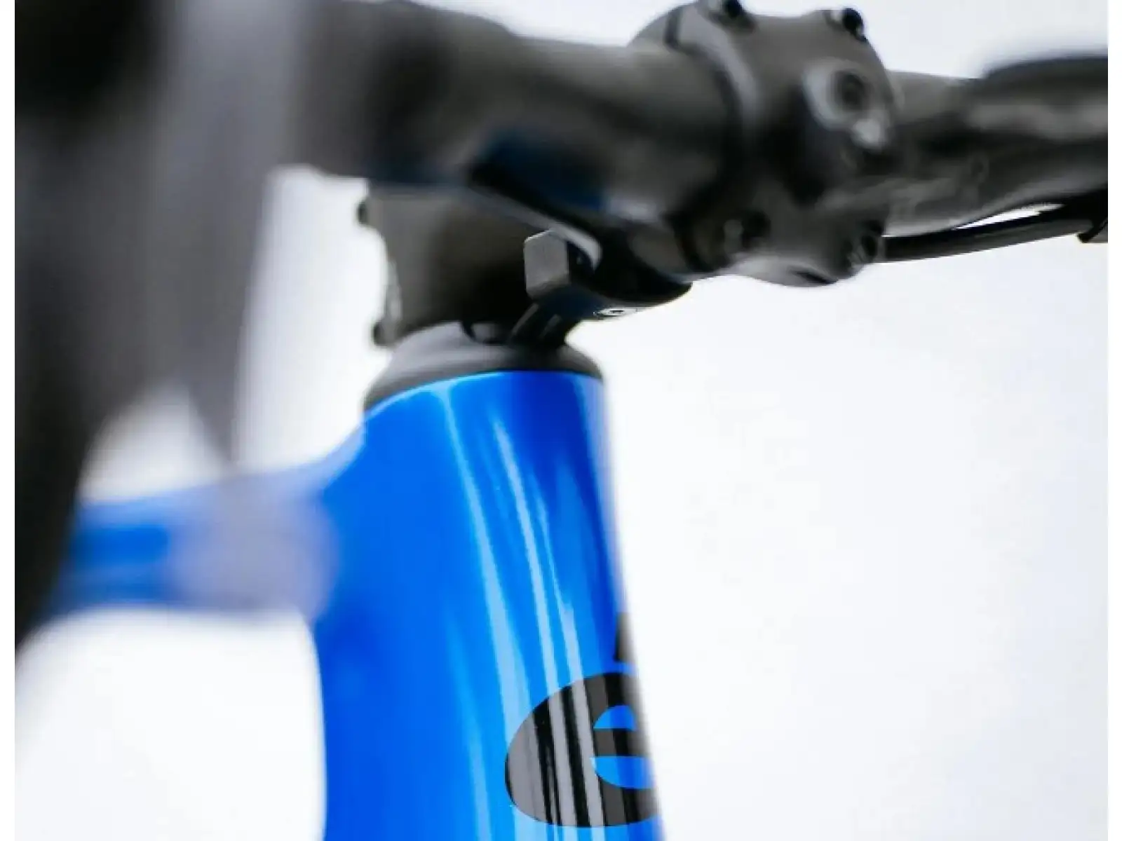 Cervélo Soloist 105 Di2 rower szosowy Azure
