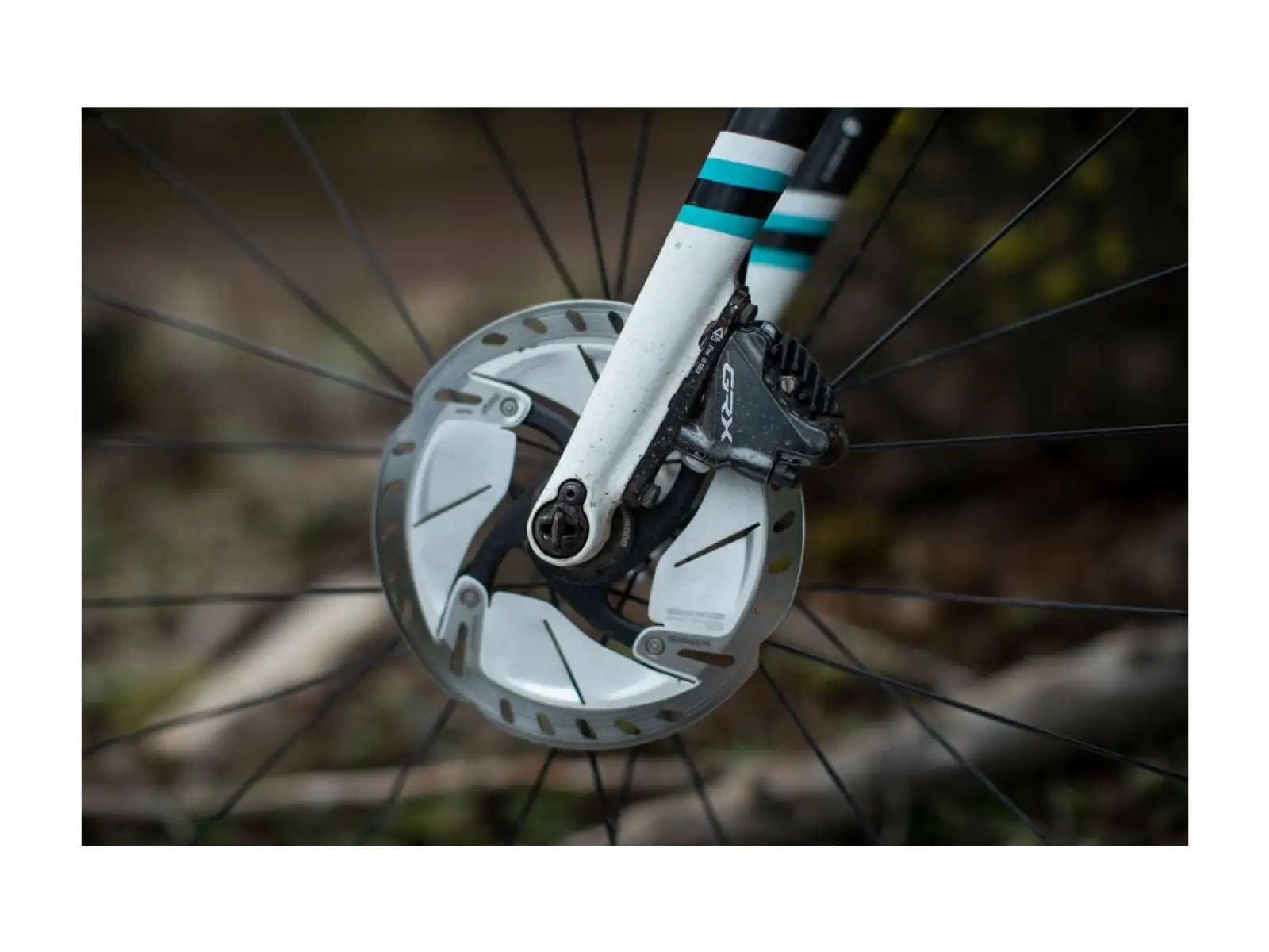 Shimano GRX Di2 ST-RX815+BR-RX810 2x11 klamkomanetki i zaciski hamulcowe i trzpnie