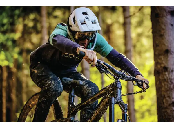 Abus AirDrop MIPS kask Black Gold