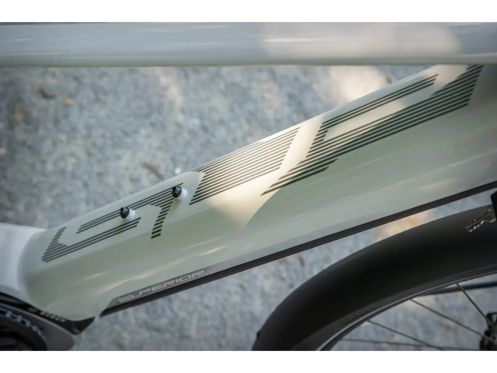 Superior eXR 6050 B Touring trekkingowy rower elektryczny Gloss Gray/Chrome Silver