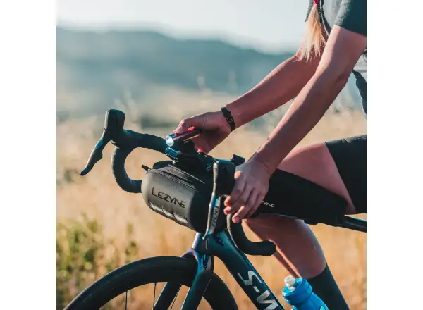 Lezyne Hard Caddy torba na kierownicę czarna