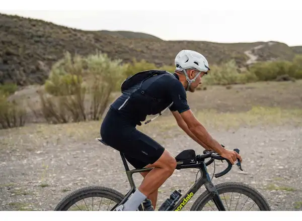 Apidura Racing Hydration kamizelka rowerowa 2 l czarna