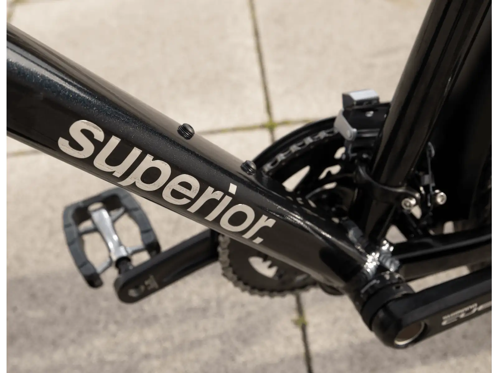 Superior Blox 6.7 T rower miejski Gloss Metallic Black