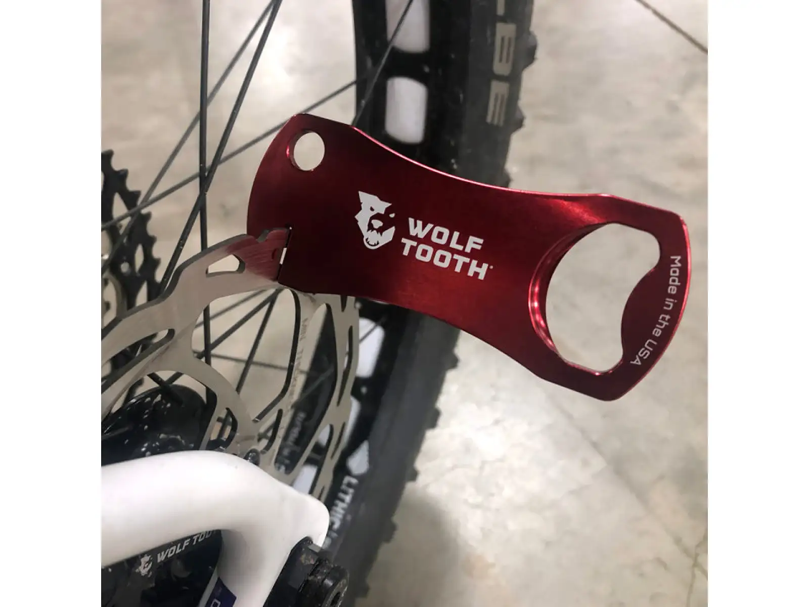Wolf Tooth otwieracz czarna