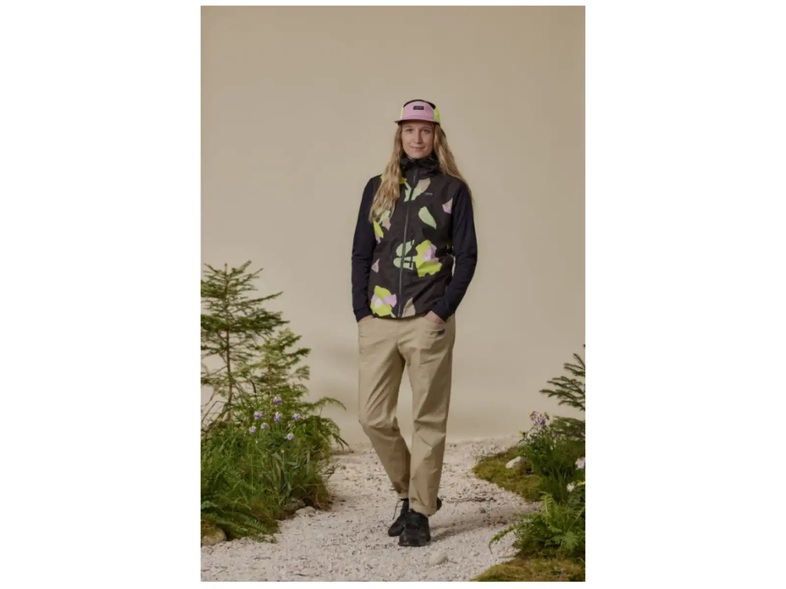 Maloja SennesM. Printed damska kurtka Deep Black Brushflower