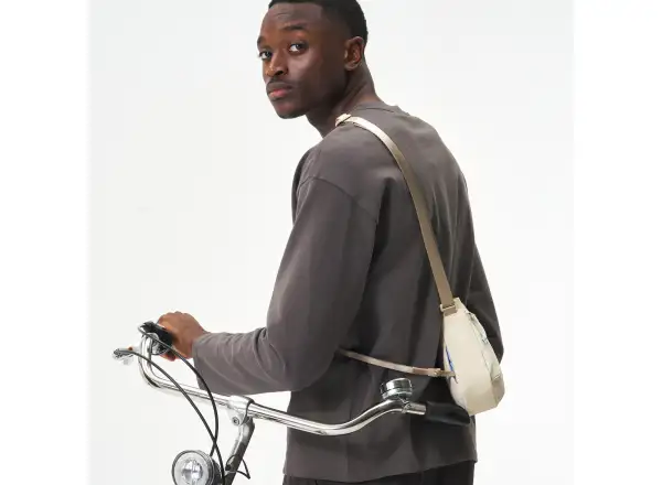 Aevor Easy Ride Pouch torba na ramię Off-White