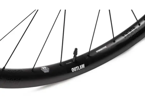 FFWD OUTLAW Carbon Boost 30 mm 29" zaplecione koła MattBlack