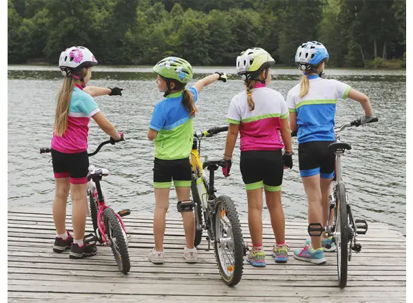 Etape Junior dziecięce szorty czarny/różowy