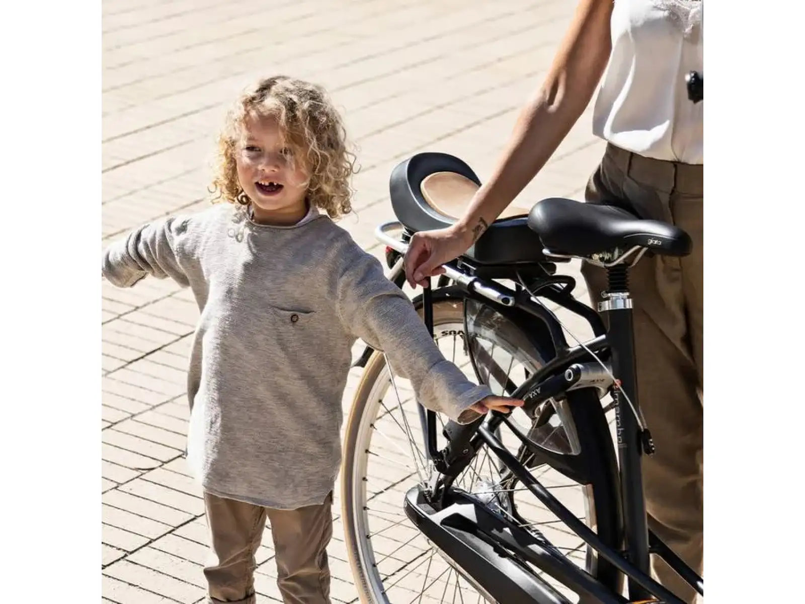 Urban Iki Junior tylne siedzisko z adapterem na bagażnik Bincho Black/Kurumi Brown