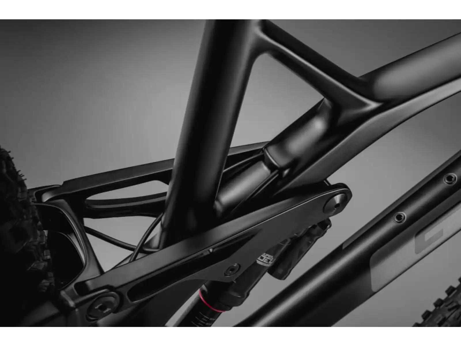 GT Force Carbon Pro DGR rower górski