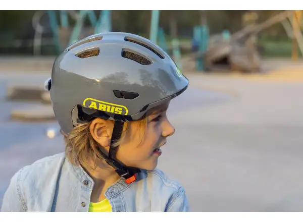 Abus Smiley 3.0 ACE LED kask dziecięcy Royal Purple