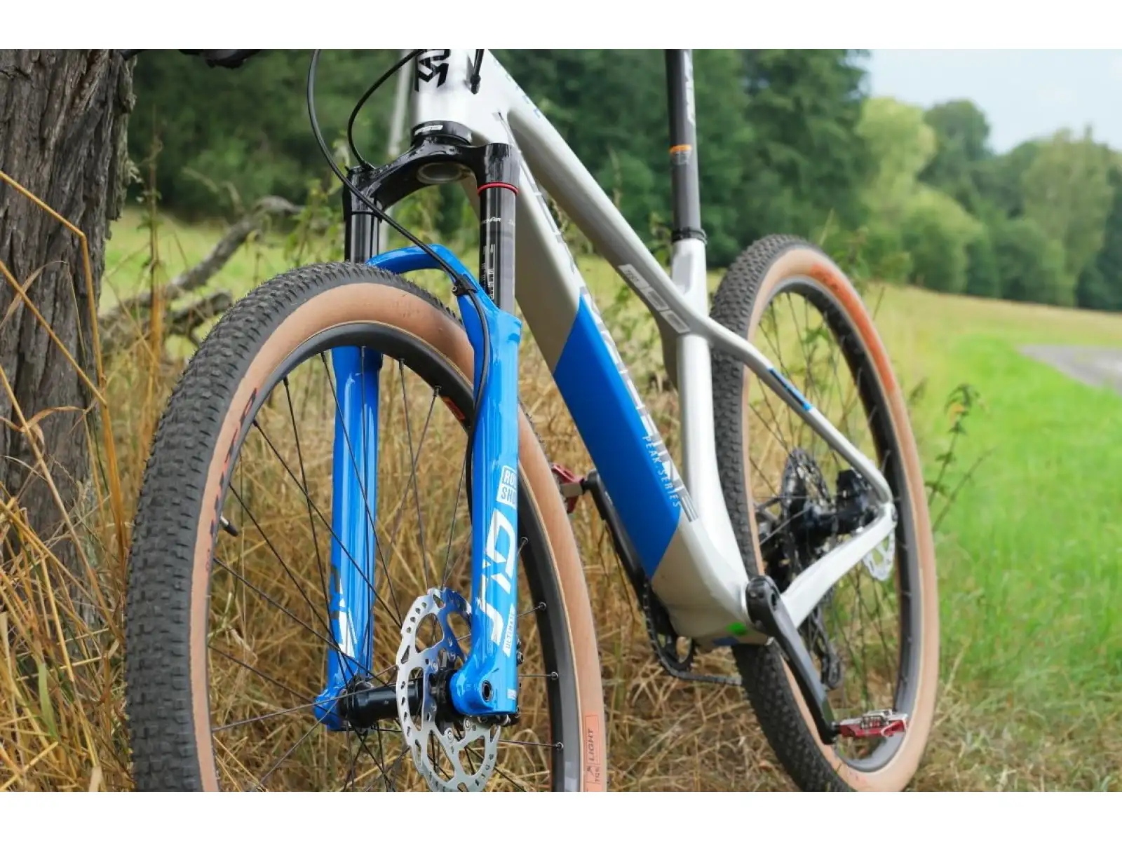 Rock Machine Blizz CRB 20 29 glossy srebrny/niebieski