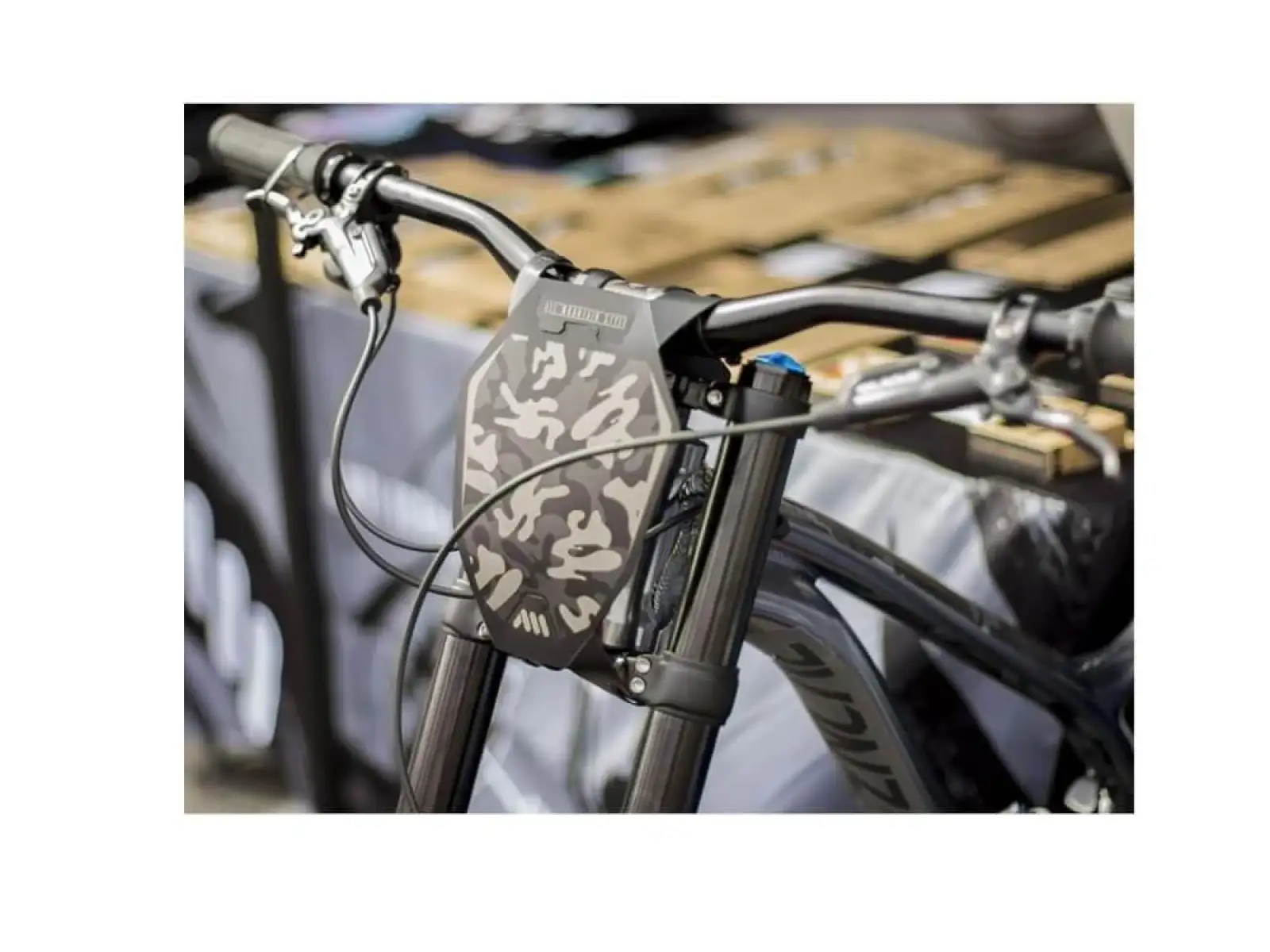 All Mountain Style Number Plate płytka na numer startowy Camo/Black