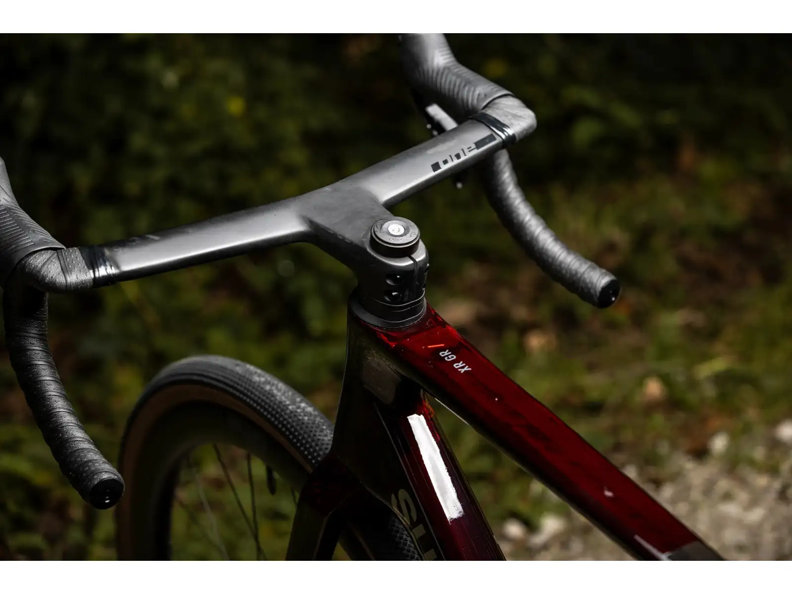 Superior XR 9.9 GR rower żwirowy Matte Carbon/Gloss Red