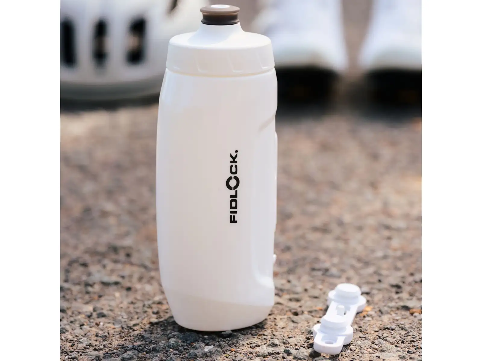 Fidlock Twist zestaw bidon 590 ml + baza na ramę Polar White