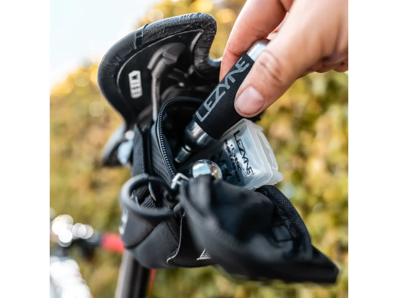Lezyne M-Caddy Tubeless Kit zestaw narzędzi black