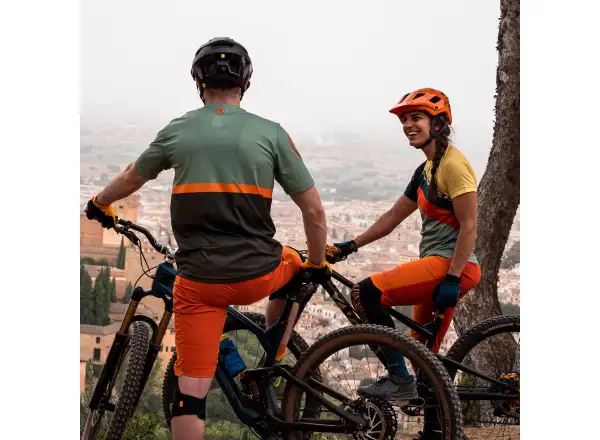 Endura SingleTrack Lite Short Fit męskie szorty Orange Harvest